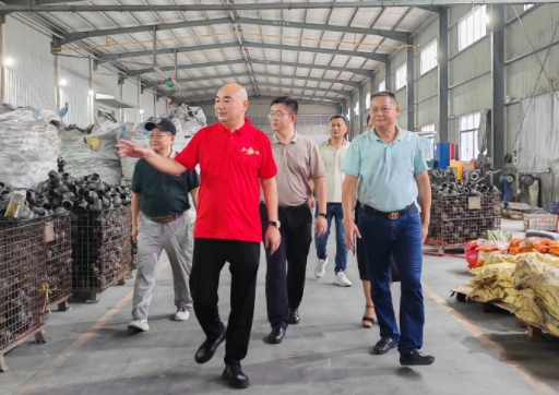 兴安集团董事长郭伟强视察消防设备生产基地,开启产业升级新篇章 兴安集团董事长郭伟强视察消防设备生产基地,开启产业升级新篇章